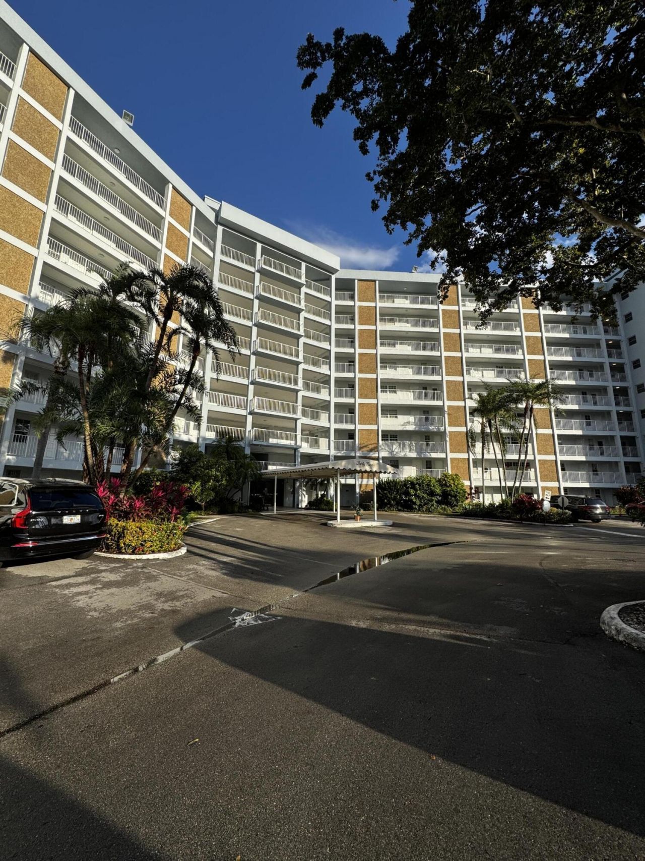 2940 N Course Drive, Unit 607, Pompano Beach, FL 33069 Photo