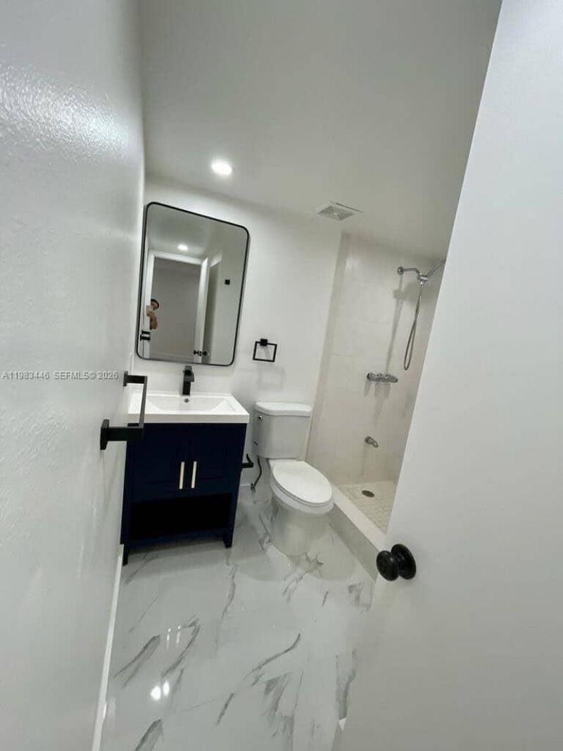 4725 NW 7th St , Unit 305-3, Miami, FL 33126 Photo