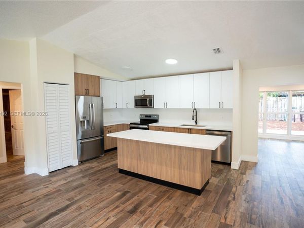 8915 NW 26th Ct , Coral Springs, FL 33065