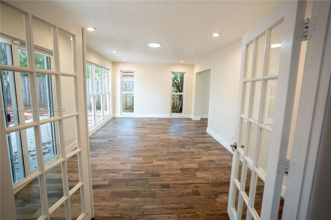 8915 NW 26th Ct , Coral Springs, FL 33065 Photo