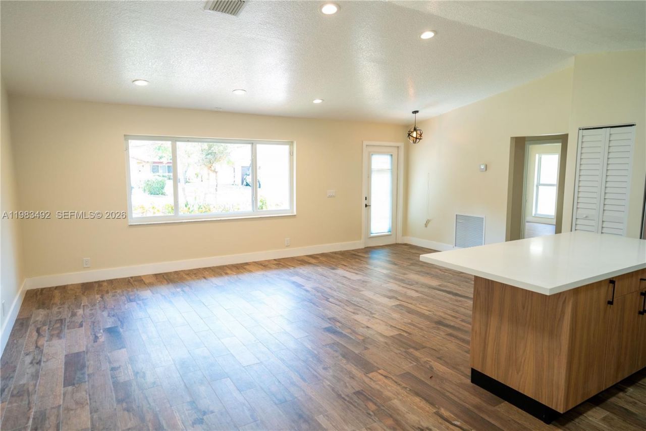 8915 NW 26th Ct , Coral Springs, FL 33065 Photo