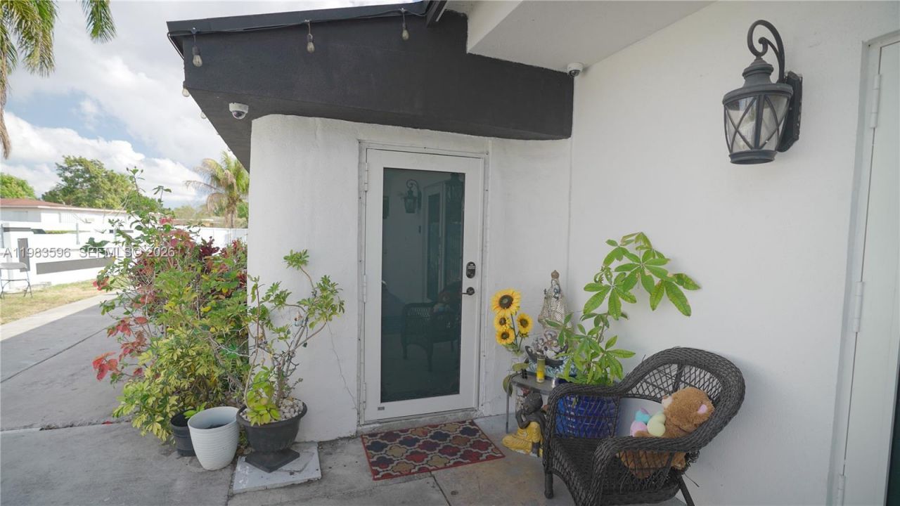 1720 NW 124th Ter, Miami, FL 33167 Photo