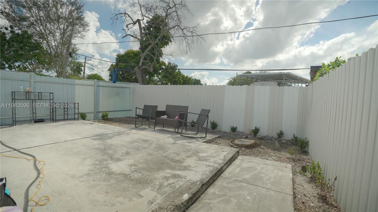 1720 NW 124th Ter, Miami, FL 33167 Photo