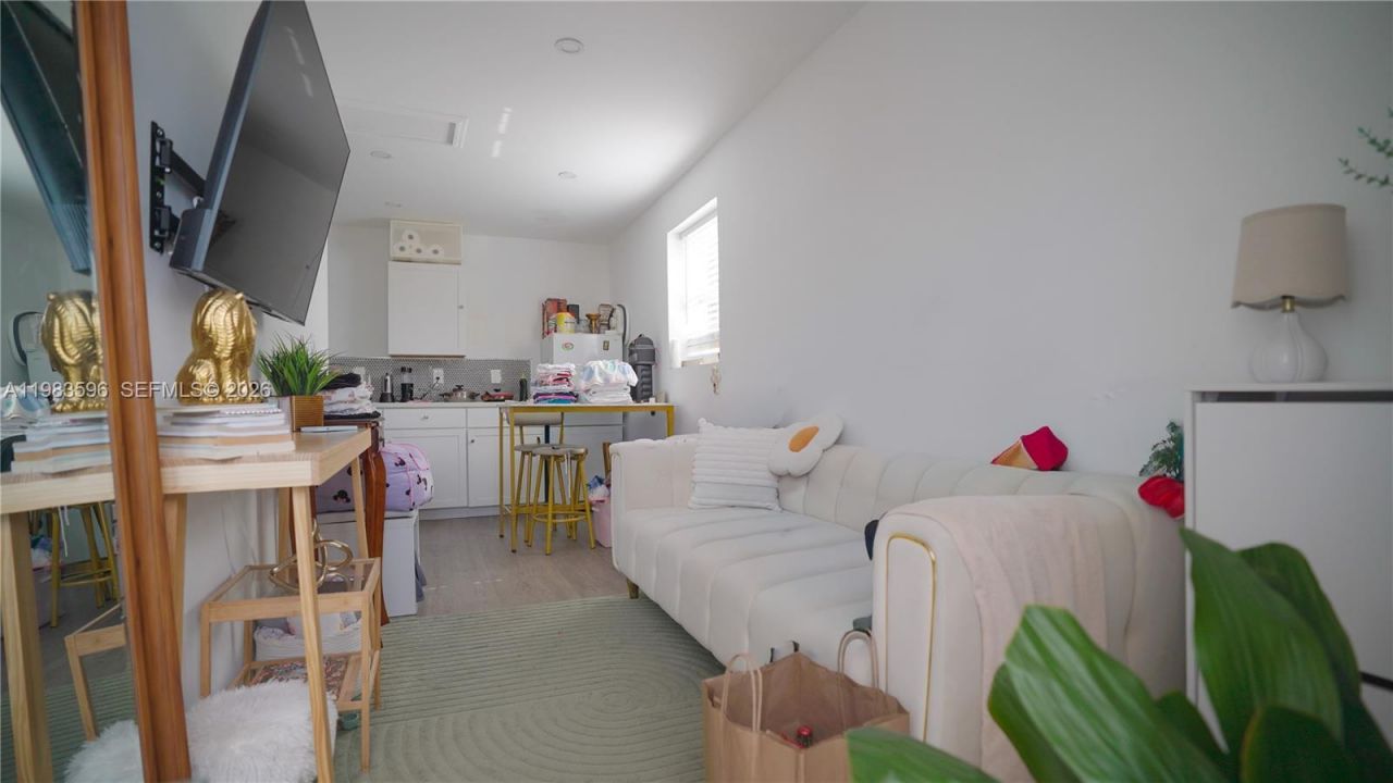 1720 NW 124th Ter, Miami, FL 33167 Photo