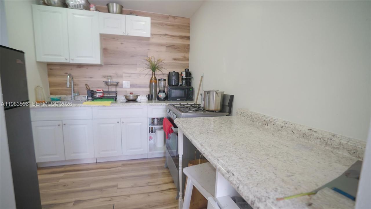 1720 NW 124th Ter, Miami, FL 33167 Photo