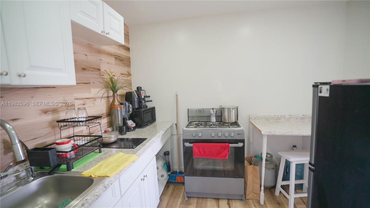 1720 NW 124th Ter, Miami, FL 33167 Photo