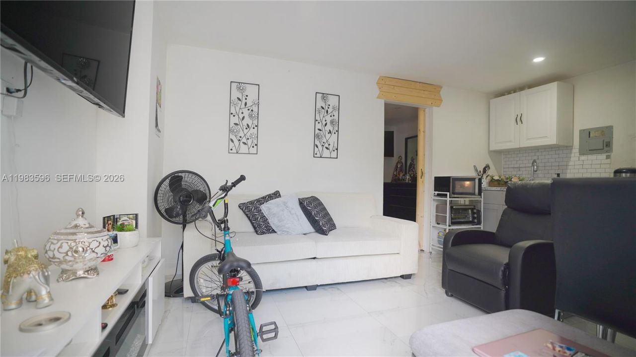 1720 NW 124th Ter, Miami, FL 33167 Photo