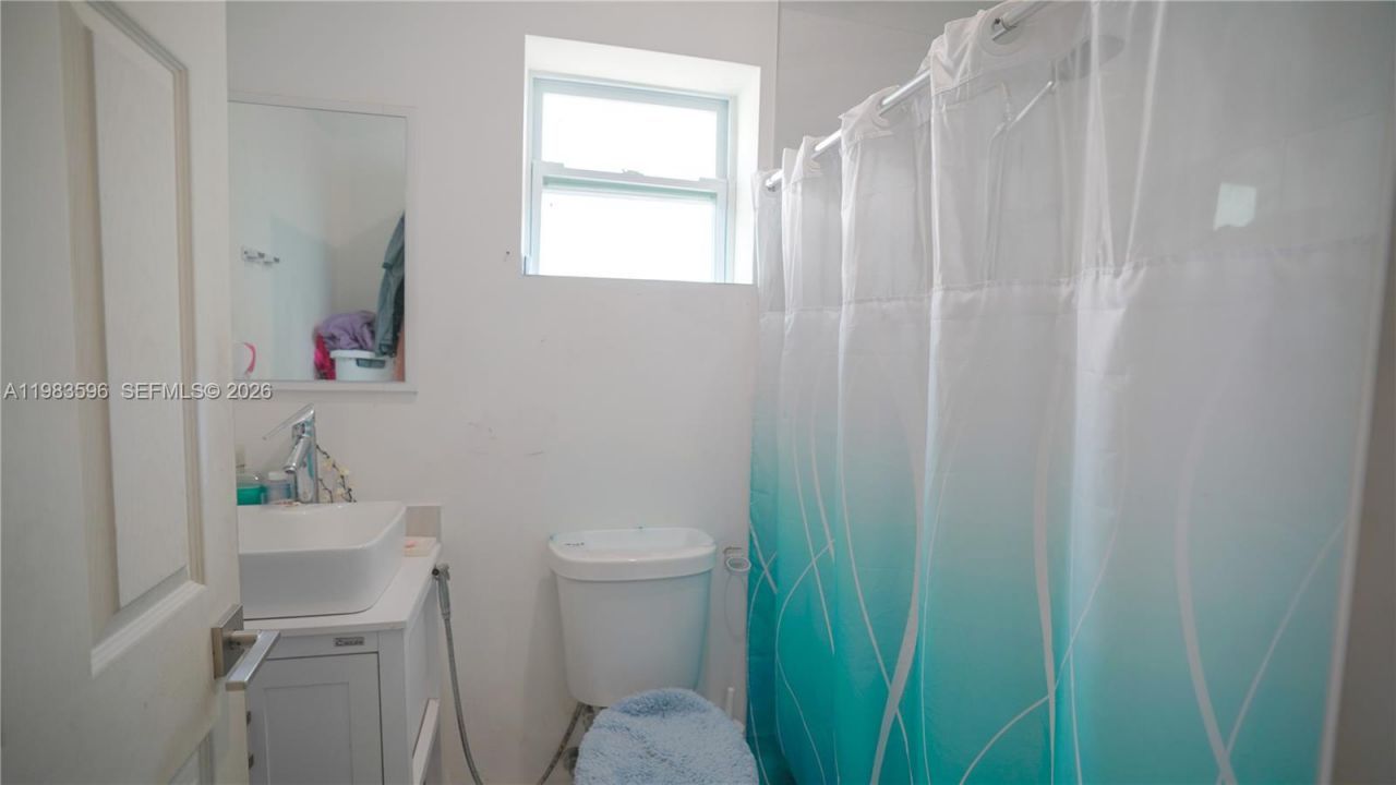 1720 NW 124th Ter, Miami, FL 33167 Photo