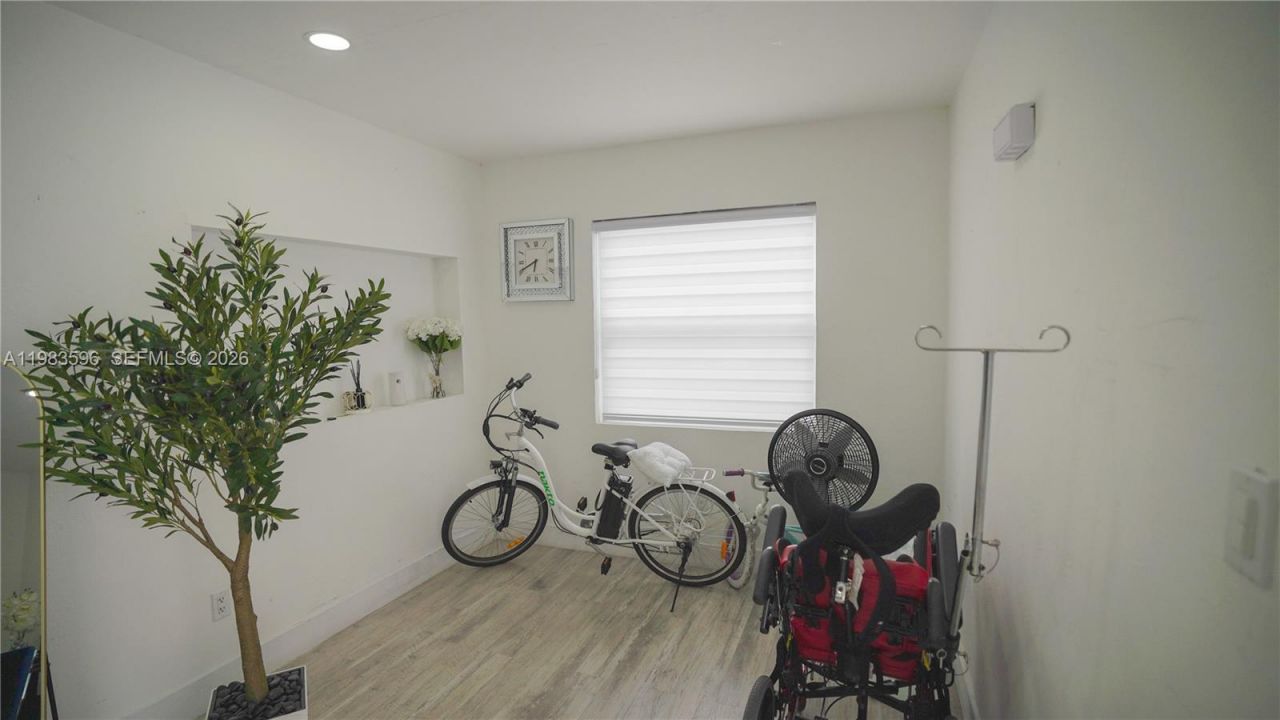 1720 NW 124th Ter, Miami, FL 33167 Photo