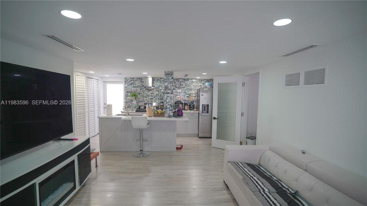 1720 NW 124th Ter, Miami, FL 33167 Photo