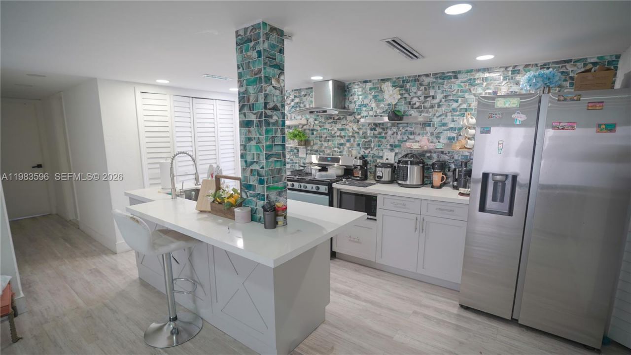 1720 NW 124th Ter, Miami, FL 33167 Photo