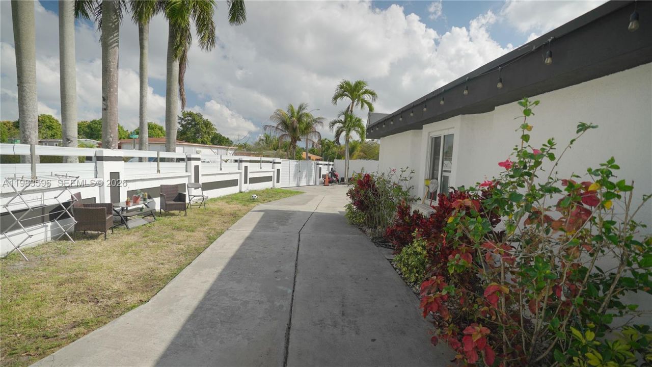 1720 NW 124th Ter, Miami, FL 33167 Photo