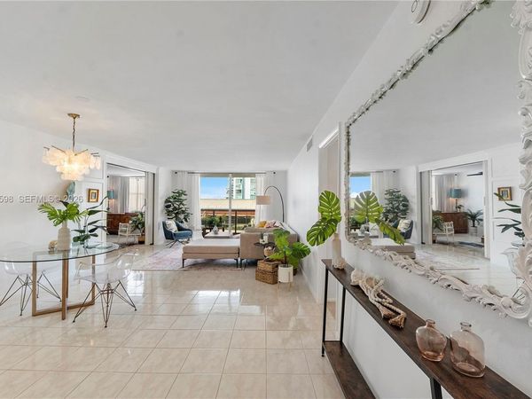 6039 Collins Ave , Unit 934, Miami Beach, FL 33140