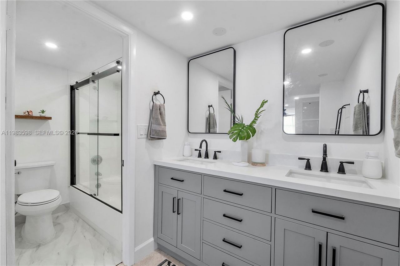 6039 Collins Ave, Unit 934, Miami Beach, FL 33140 Photo