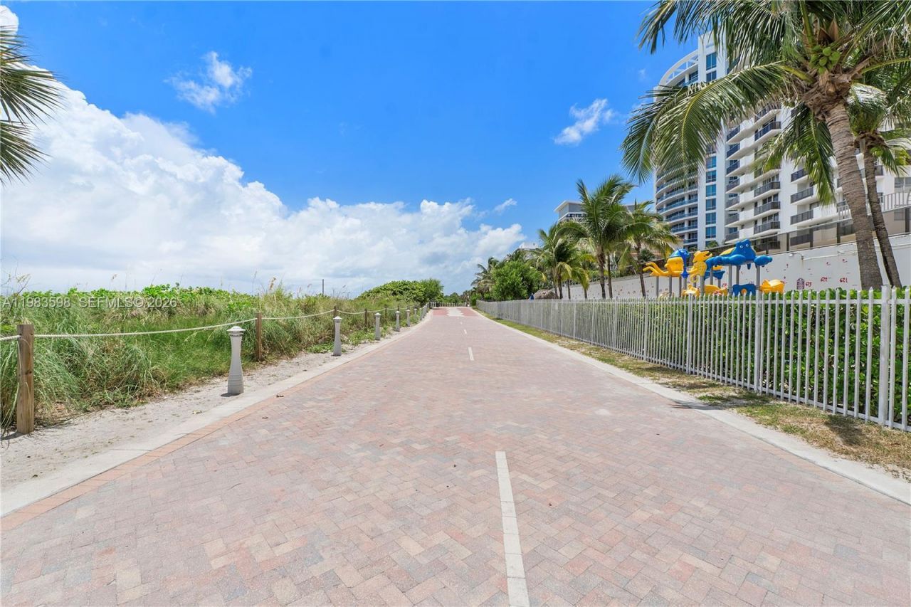 6039 Collins Ave, Unit 934, Miami Beach, FL 33140 Photo