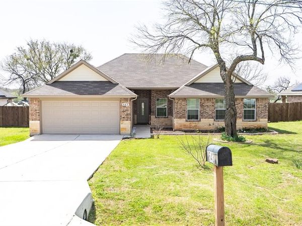 643 Half Moon Way, Runaway Bay, TX 76426