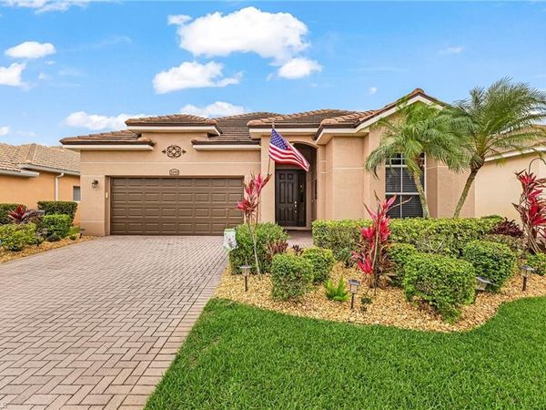 2090 Oxford Ridge CIR, LEHIGH ACRES, FL 33973