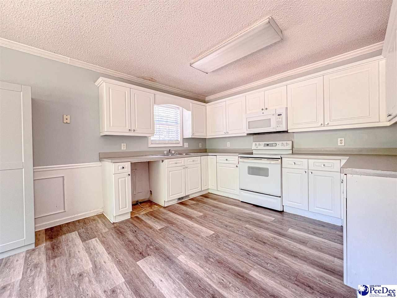 2130 Woodmore Circle Photo 10
