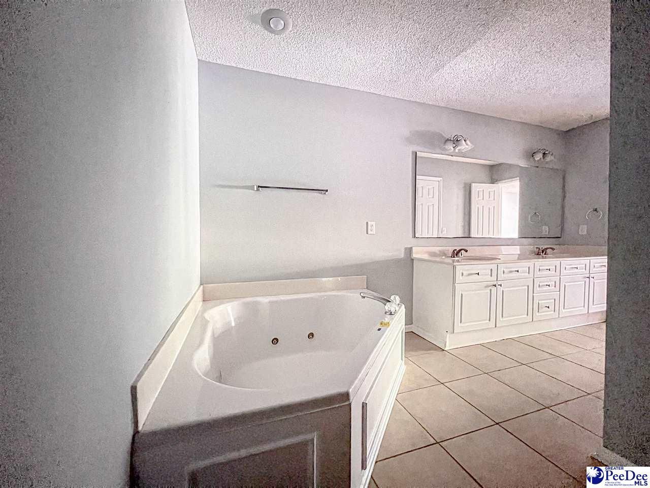 2130 Woodmore Circle Photo 15