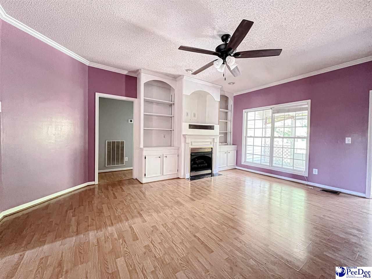 2130 Woodmore Circle Photo 5