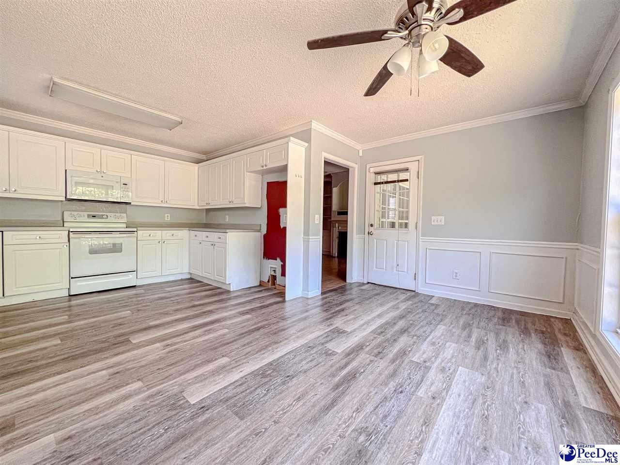 2130 Woodmore Circle Photo 9