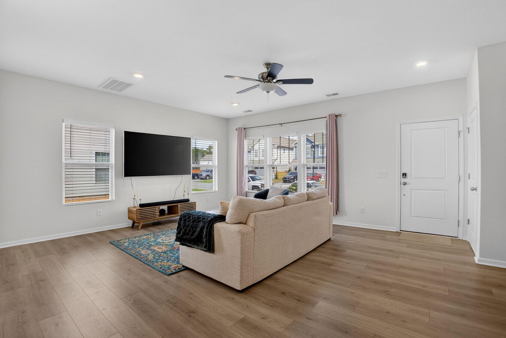 304 Surfbird Road Photo 6