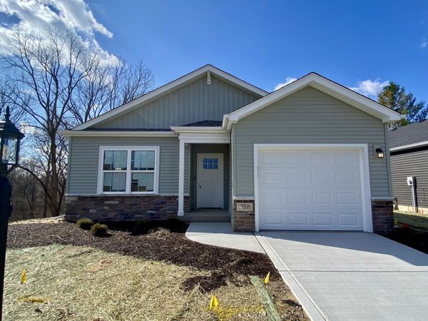 751 Kinsey Street , Valparaiso, IN 46385