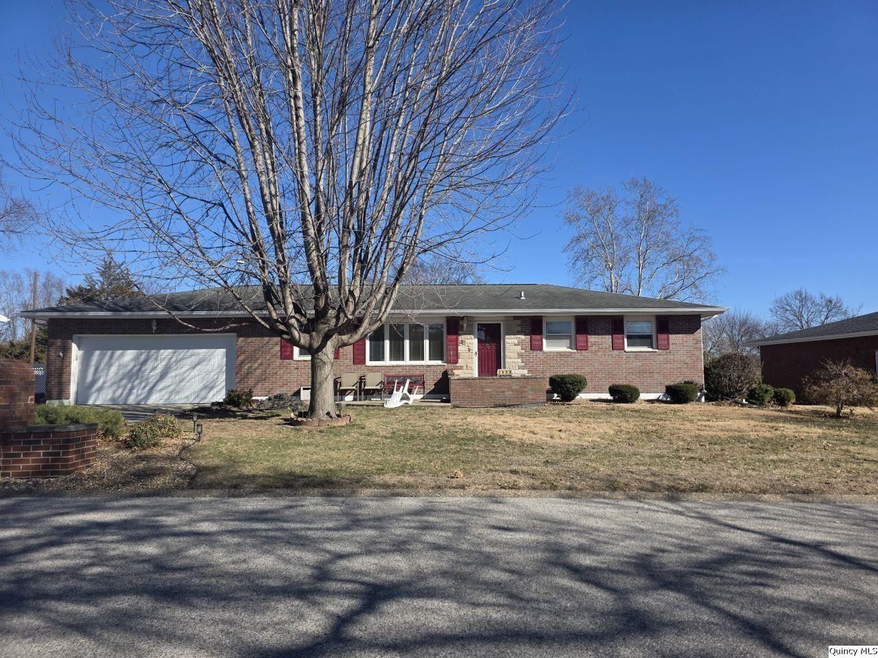 2432 Northridge, Quincy, IL 62305 Main Photo