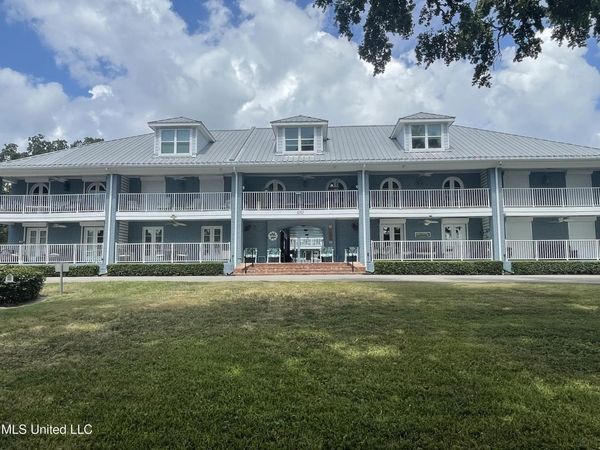 1282 Beach Boulevard, Biloxi, MS 39530