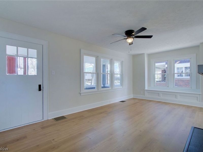 225 Shadyside Court, Alliance, OH 44601 Photo 10