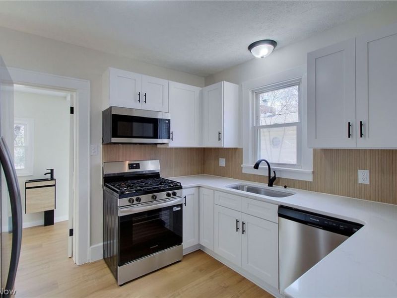 225 Shadyside Court, Alliance, OH 44601 Photo 19