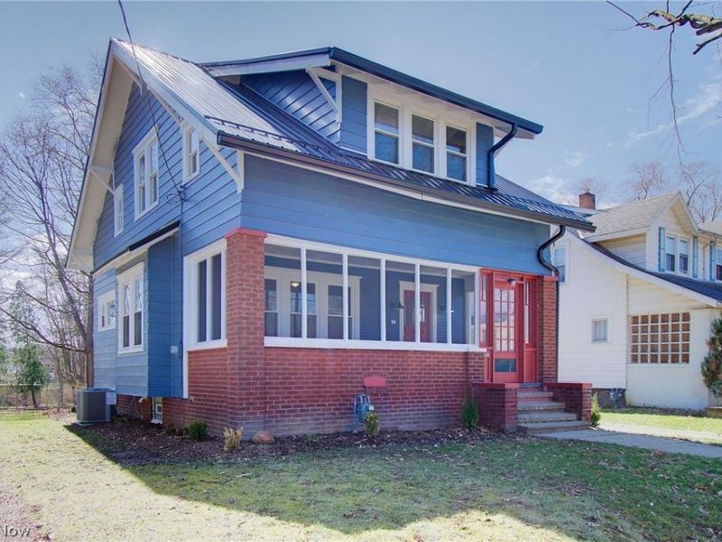 225 Shadyside Court, Alliance, OH 44601 Photo 2