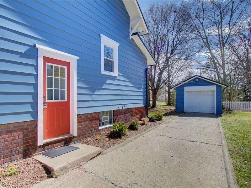 225 Shadyside Court, Alliance, OH 44601 Photo 5