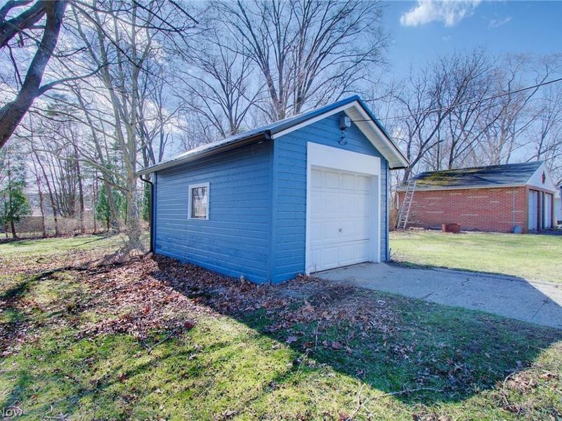 225 Shadyside Court, Alliance, OH 44601 Photo 9