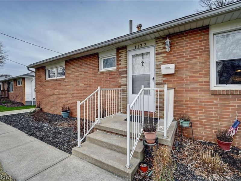 1133 Clearmount Avenue SE, North Canton, OH 44720 Photo 5