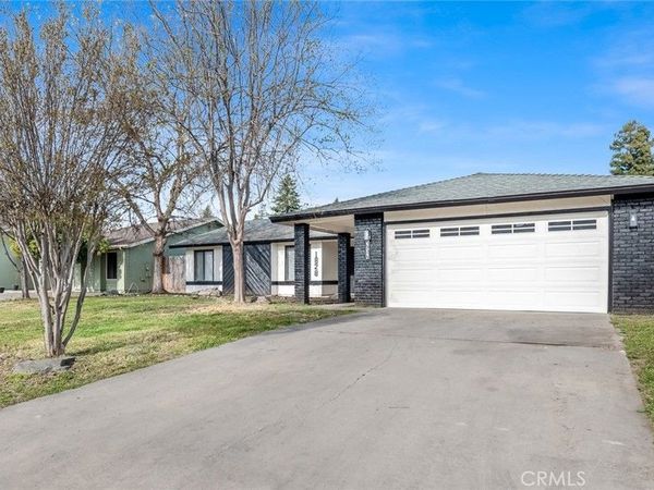 1828 S Hillcrest, Visalia, CA 93292