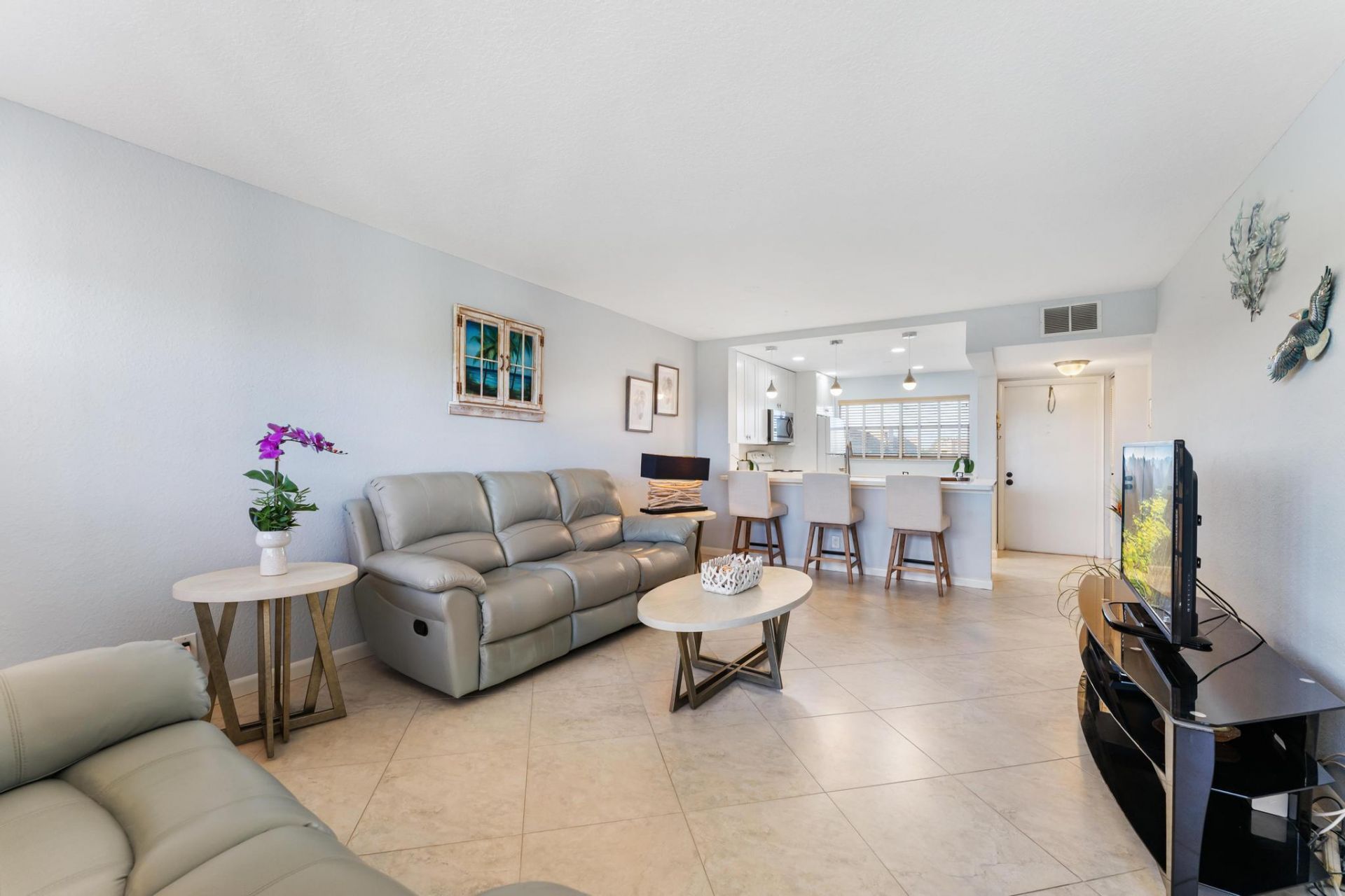 3654 Via Poinciana, Unit 504, Lake Worth, FL 33467 Photo