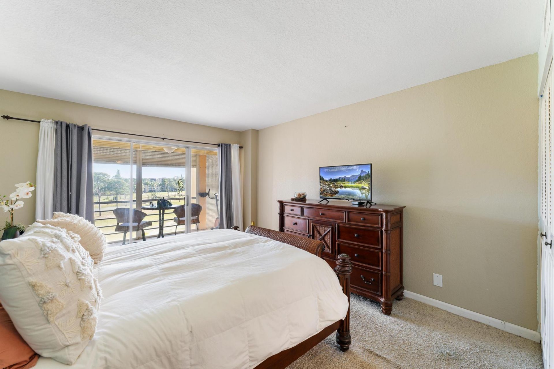 3654 Via Poinciana, Unit 504, Lake Worth, FL 33467 Photo