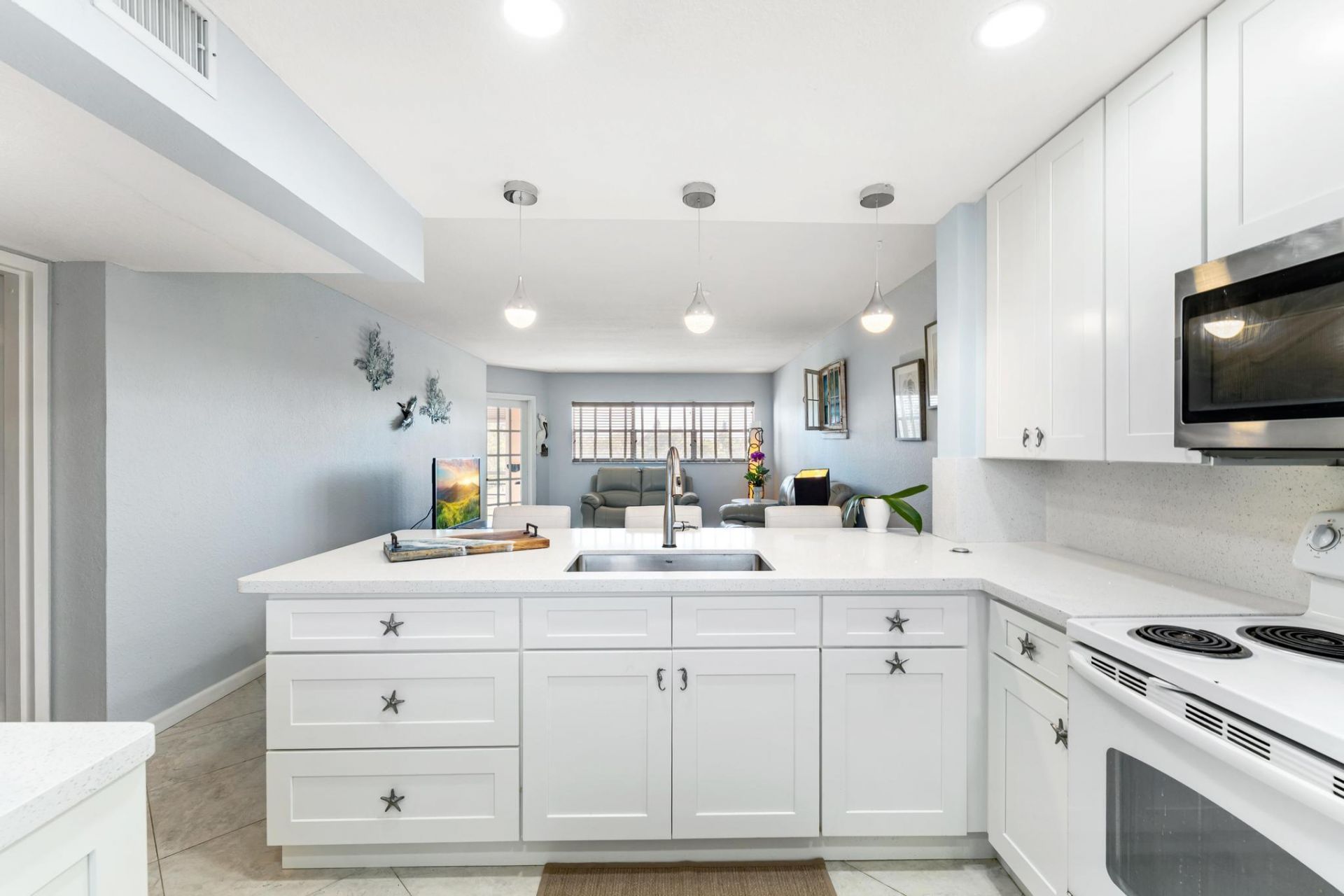 3654 Via Poinciana, Unit 504, Lake Worth, FL 33467 Photo