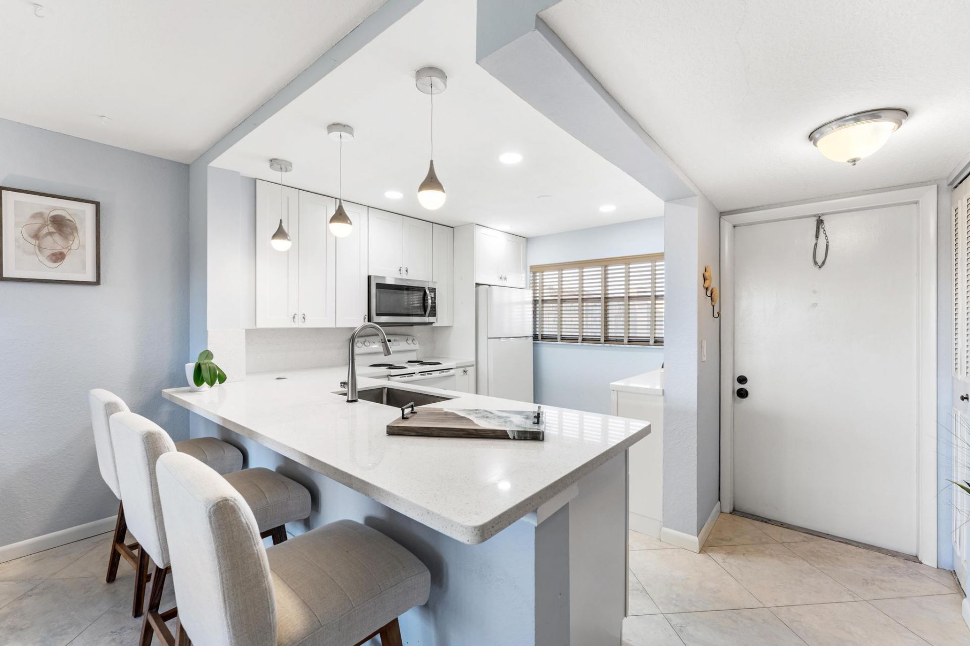 3654 Via Poinciana, Unit 504, Lake Worth, FL 33467 Photo