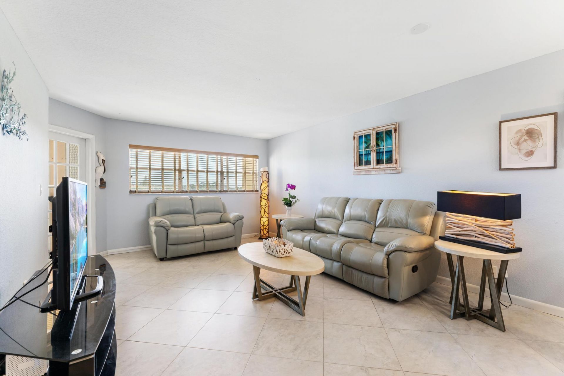 3654 Via Poinciana, Unit 504, Lake Worth, FL 33467 Photo