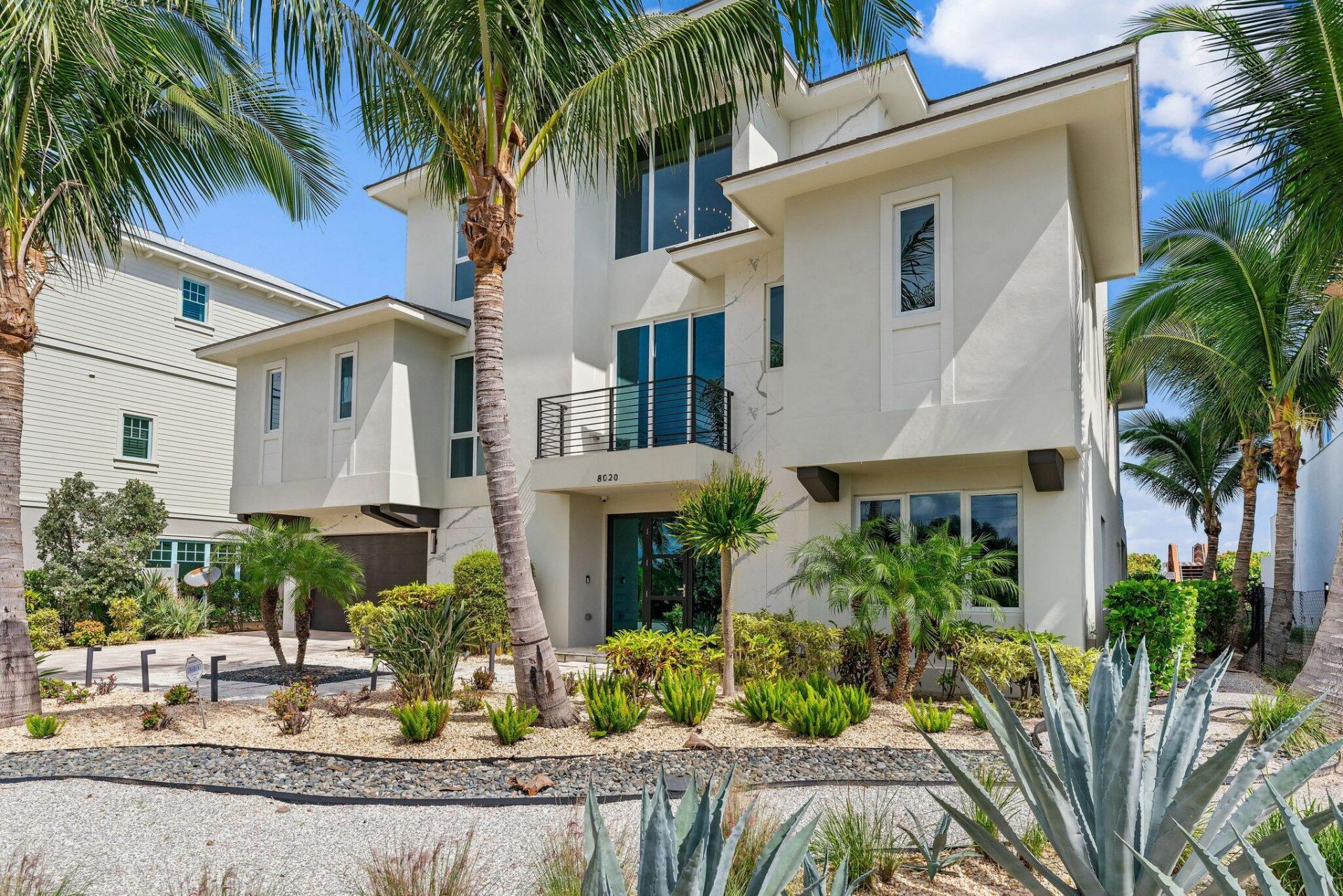 8020 S Ocean Drive, Jensen Beach, FL 34957 Photo