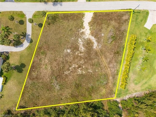 7324 Lake DR, FORT MYERS, FL 33908