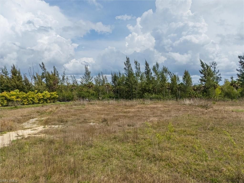 7324 Lake Dr, Fort Myers, FL 33908 Photo