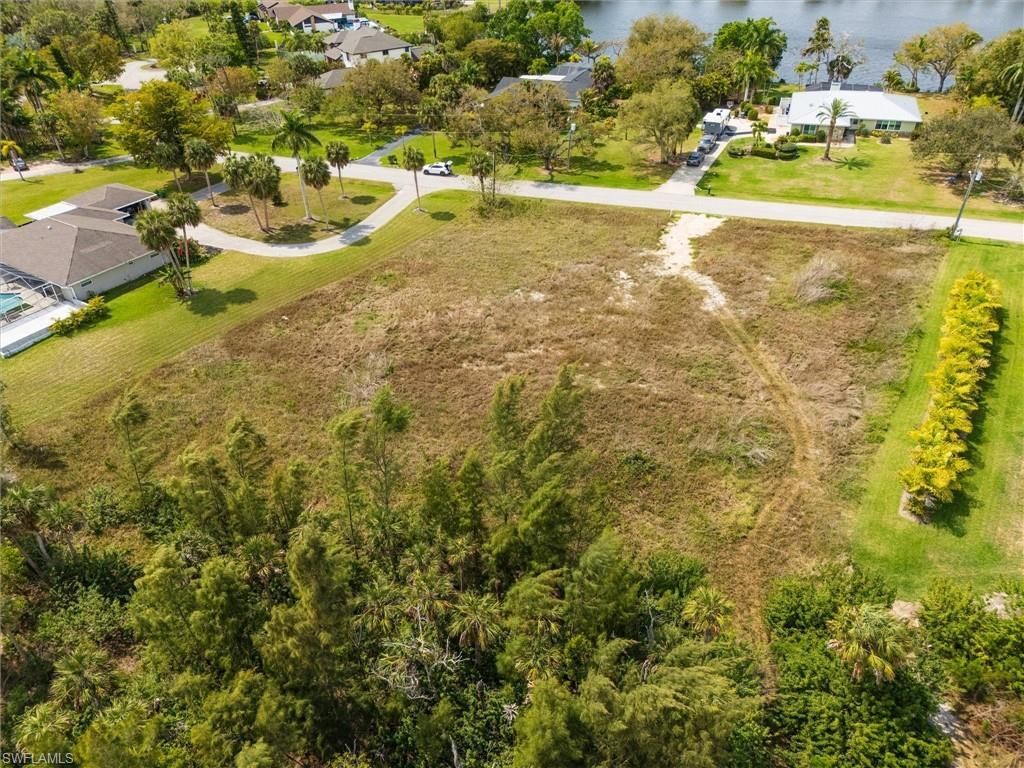 7324 Lake Dr, Fort Myers, FL 33908 Photo