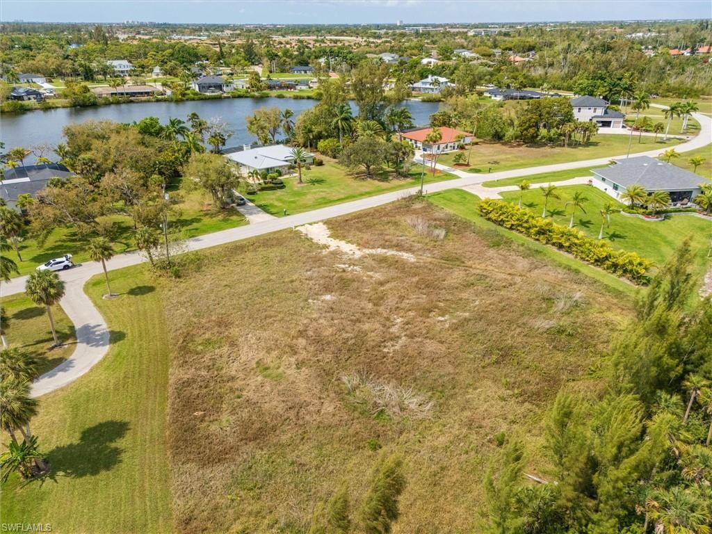 7324 Lake Dr, Fort Myers, FL 33908 Photo