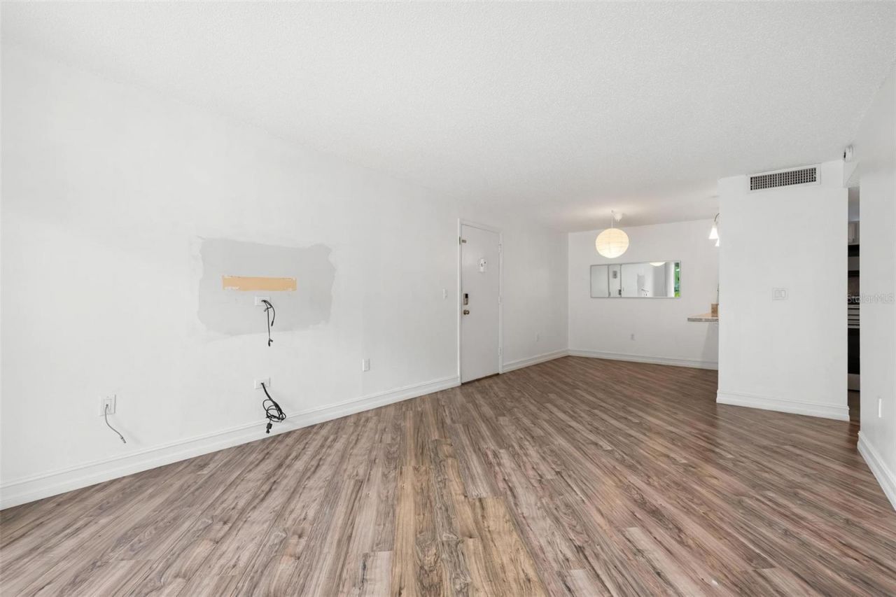 3223 Beneva Road, Unit 101, Sarasota, FL 34232 Photo