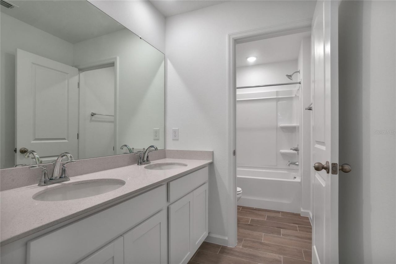 708 Lake Dell Avenue , Dundee, FL 33838 Photo