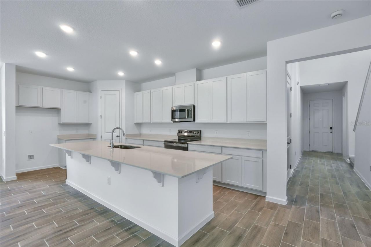 708 Lake Dell Avenue , Dundee, FL 33838 Photo