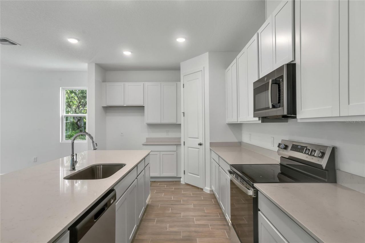 708 Lake Dell Avenue , Dundee, FL 33838 Photo